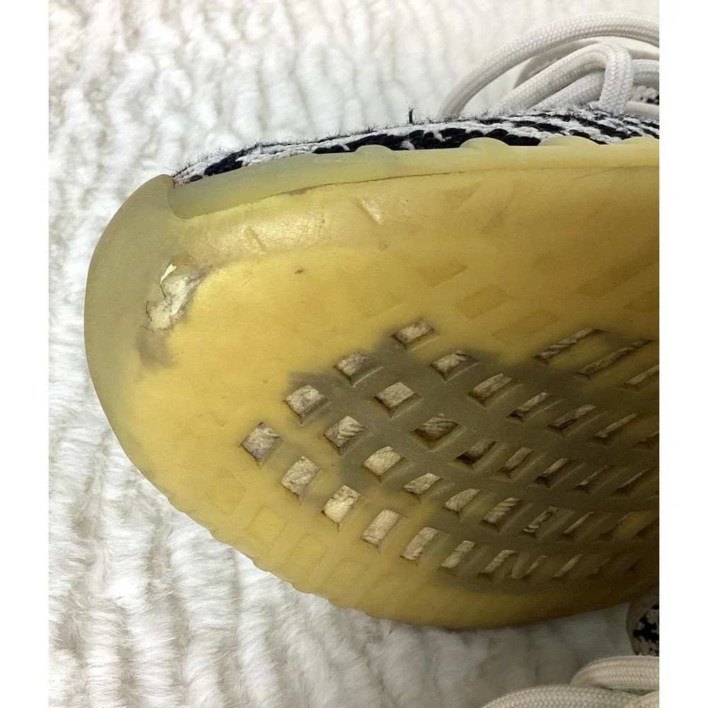 Adidas Yeezy Shoes V2 Boost 350 Men's Size 7 Low Zebra, Moderate Wear